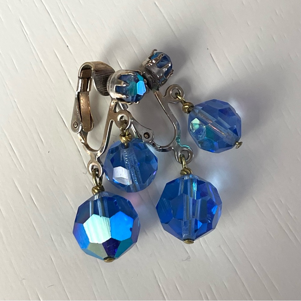 π¨π¨FINAL SALE!!π¨π¨Vintage silvertone blue AB Aurora Borealis crystal clip earrings - Picture 9 of 15